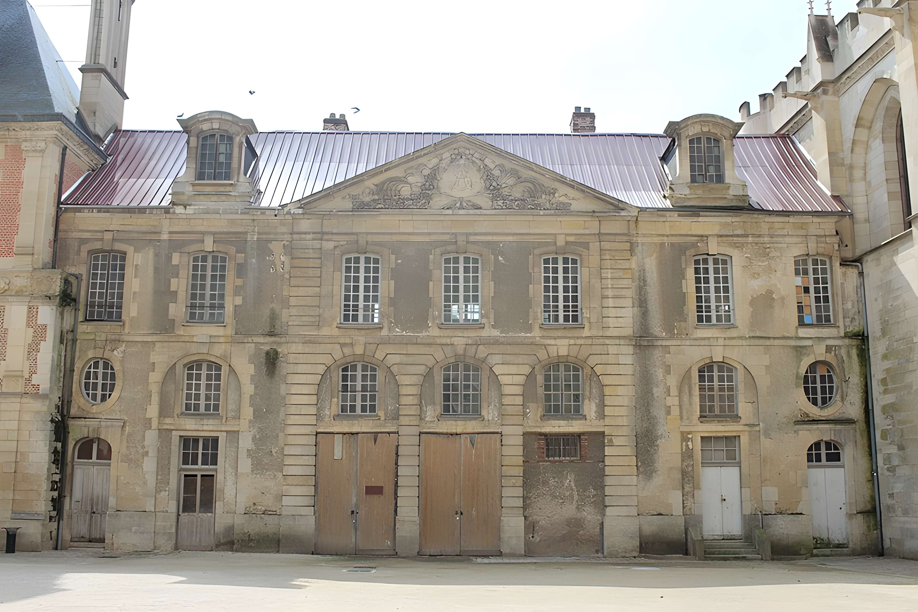 Palais archiépiscopal de Sens