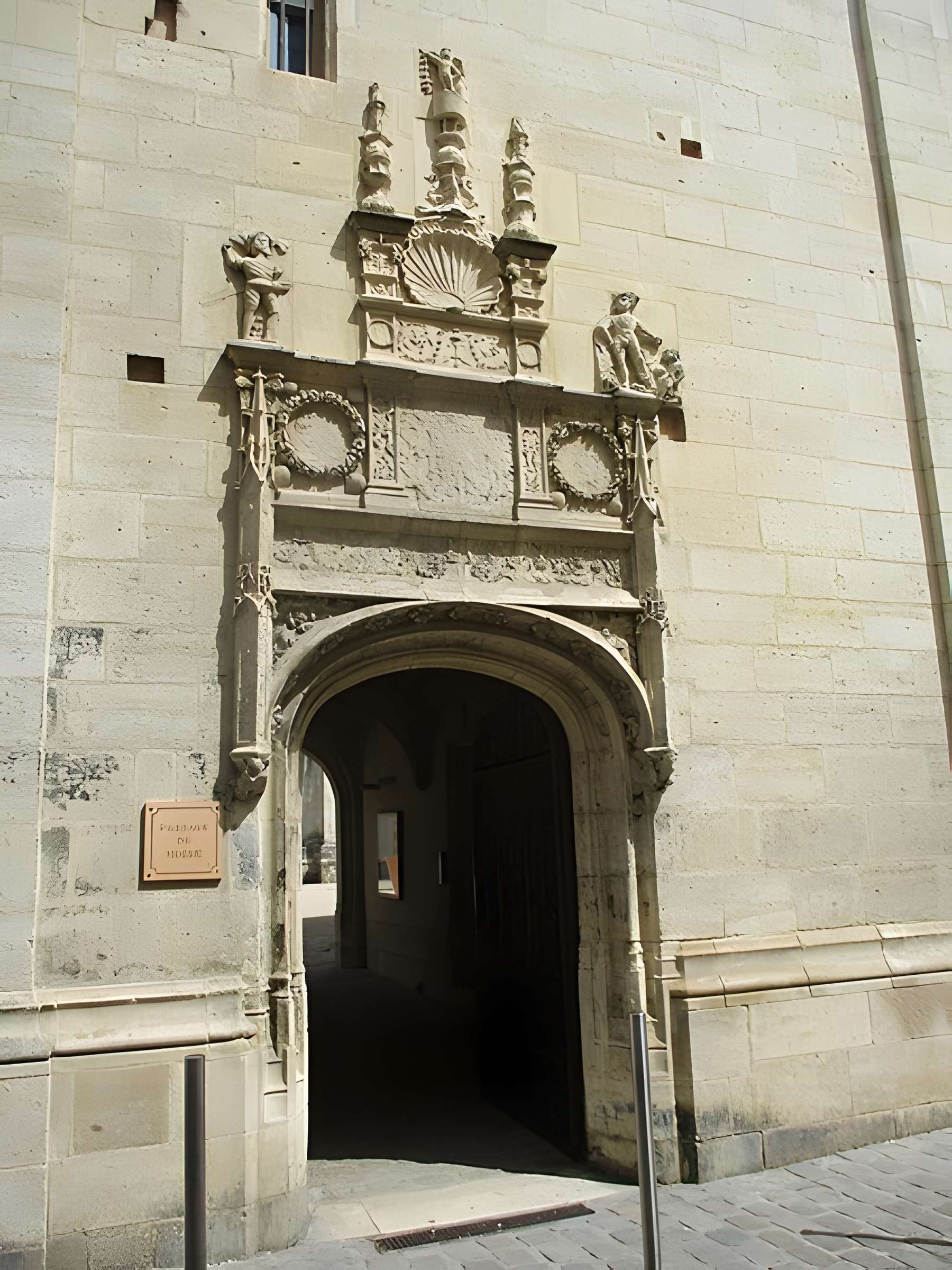 Palais archiépiscopal de Sens