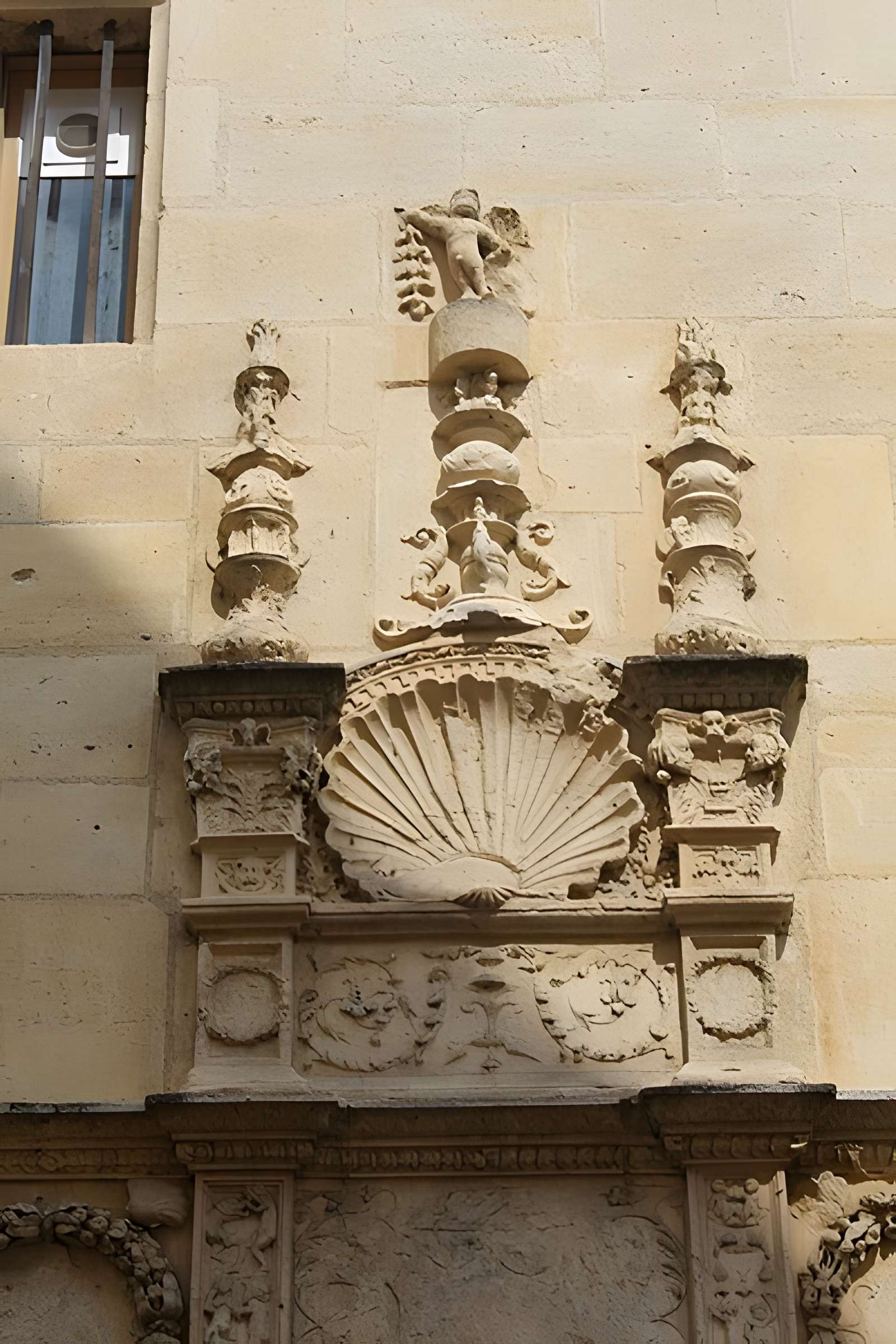 Palais archiépiscopal de Sens