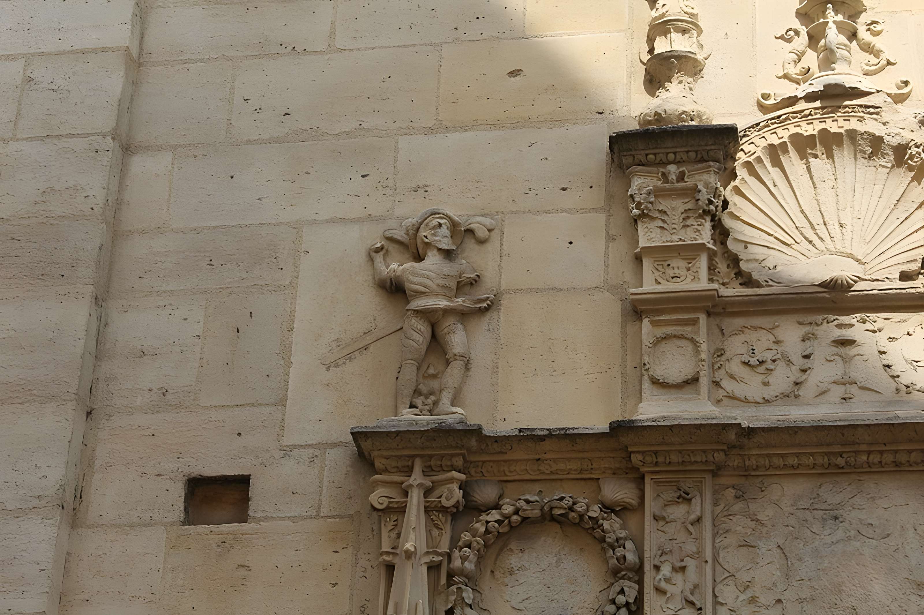 Palais archiépiscopal de Sens