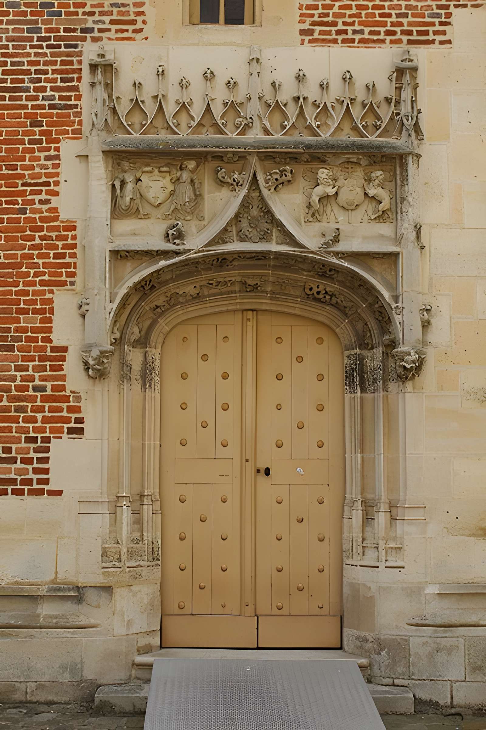 Palais archiépiscopal de Sens