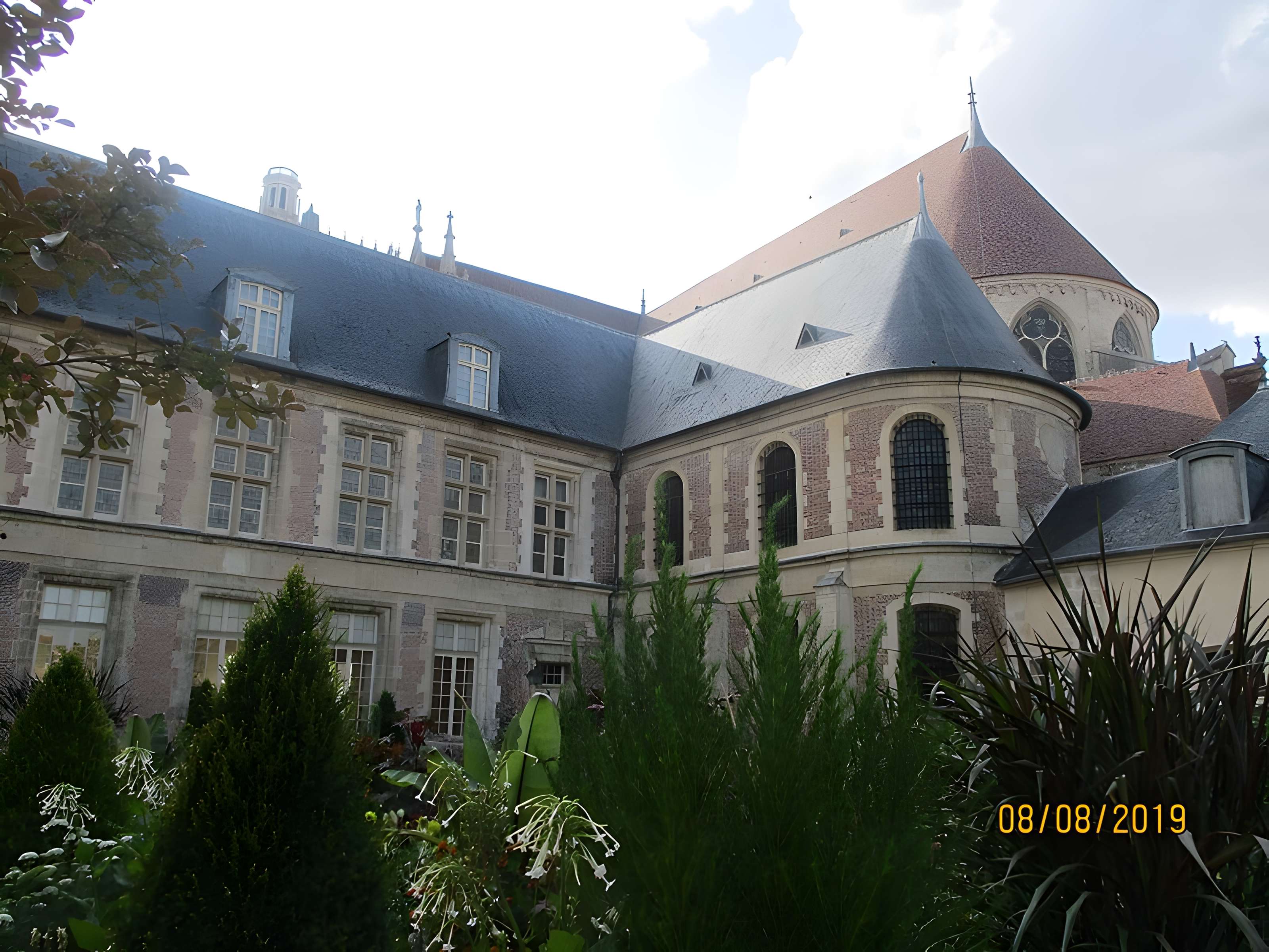 Palais archiépiscopal de Sens