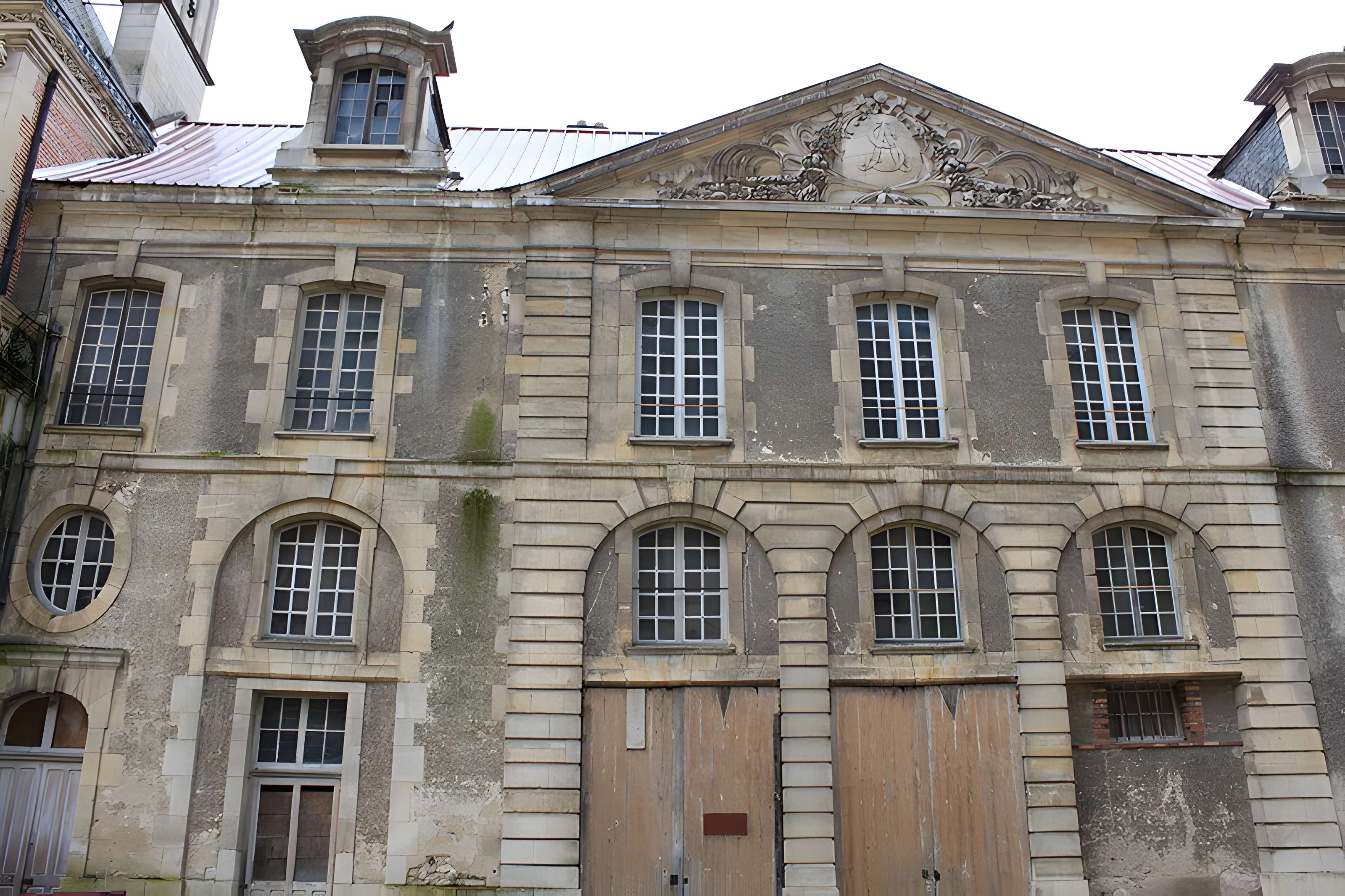 Palais archiépiscopal de Sens