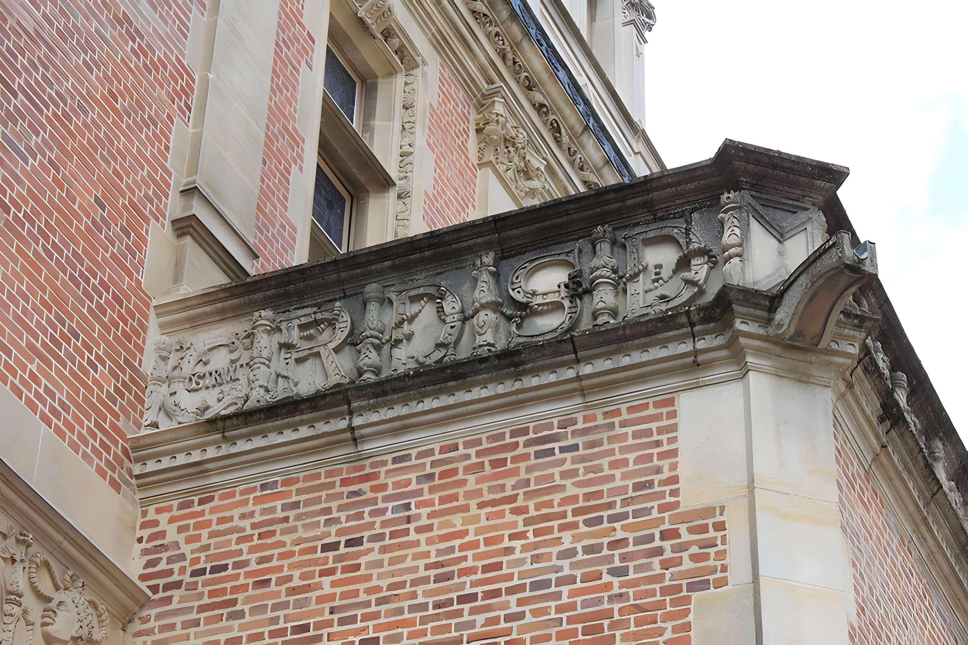 Palais archiépiscopal de Sens