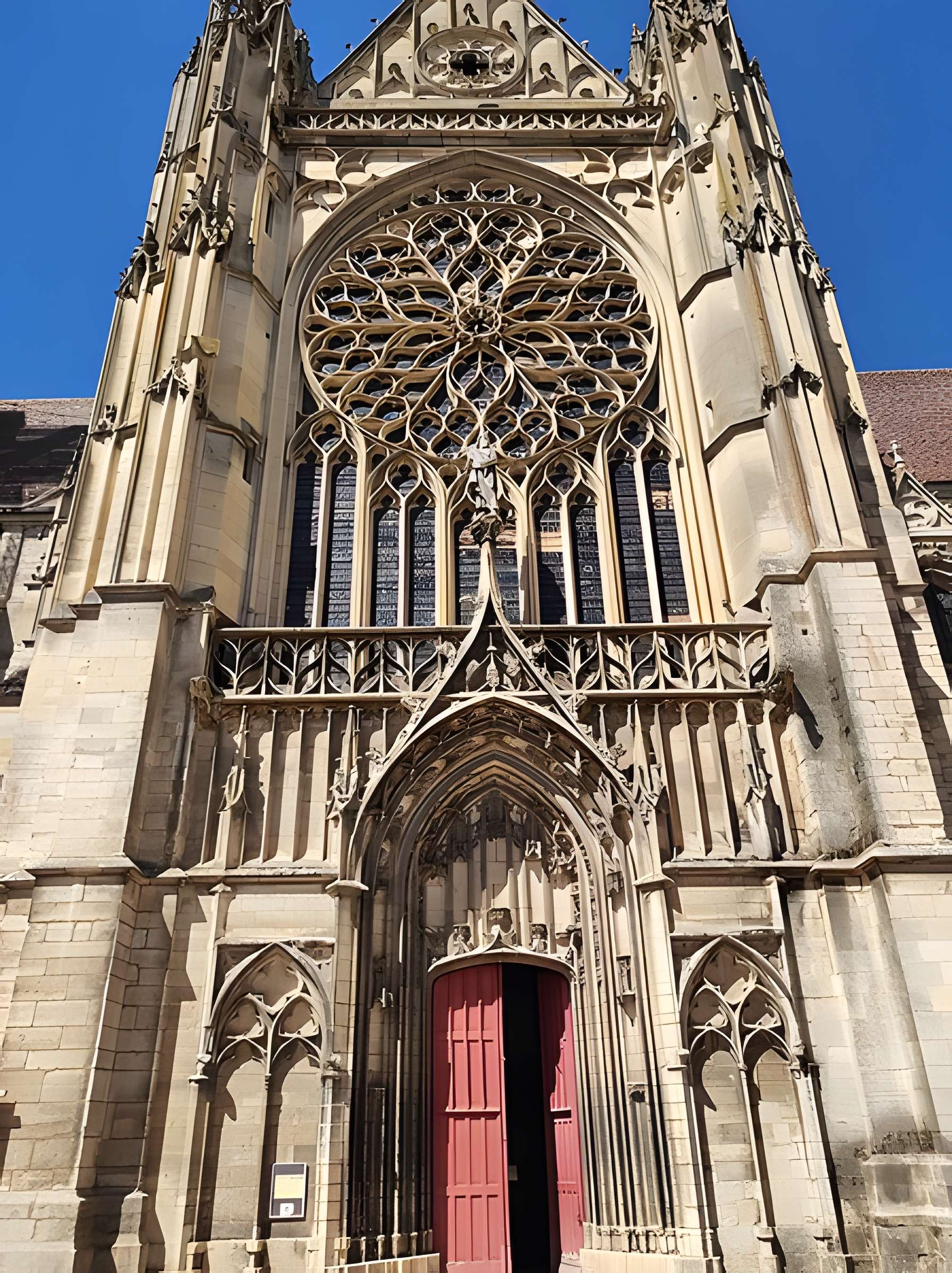 Palais archiépiscopal de Sens