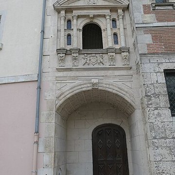 Hôtel des Créneaux à Orléans