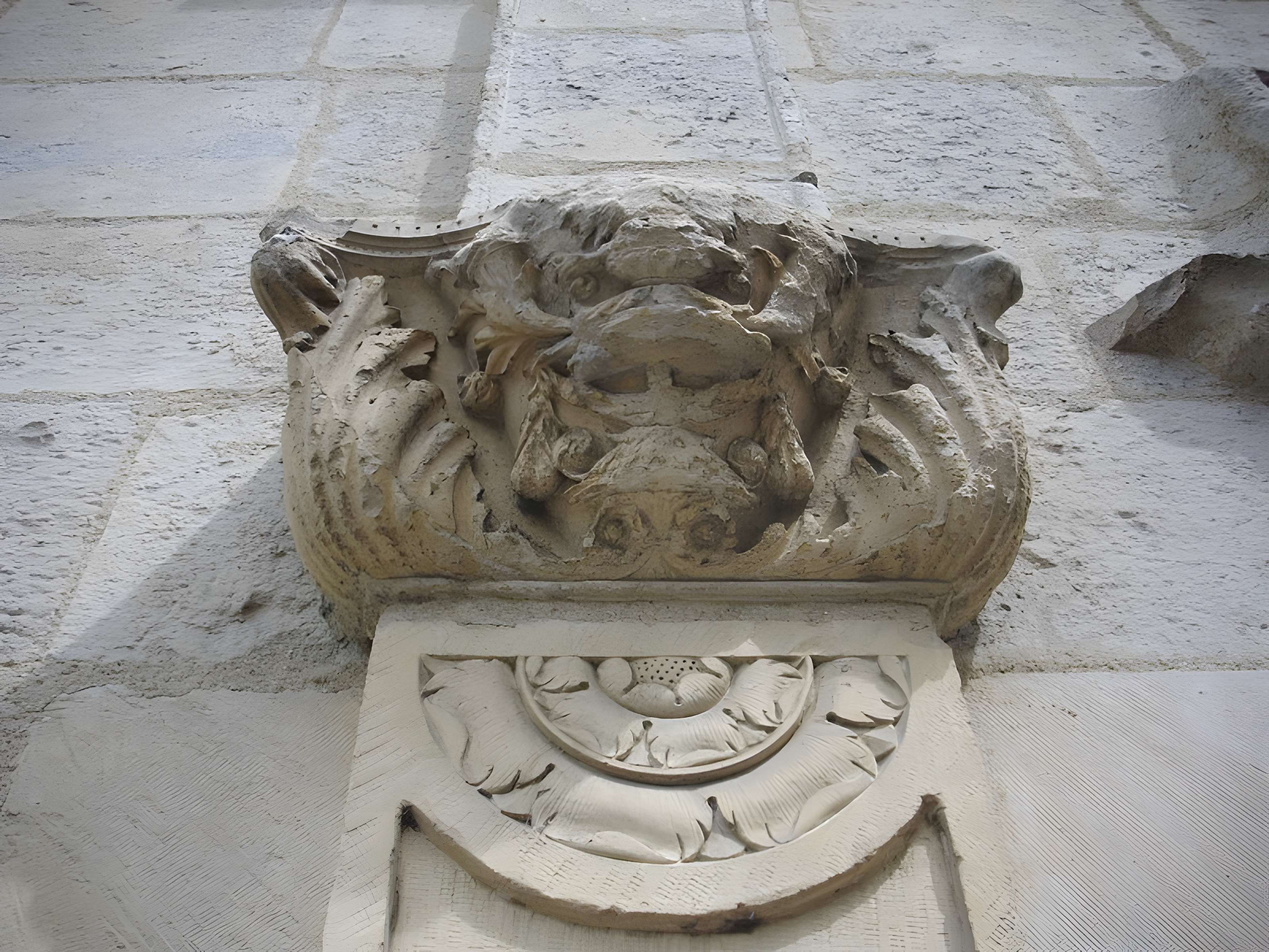 Hôtel des Créneaux à Orléans