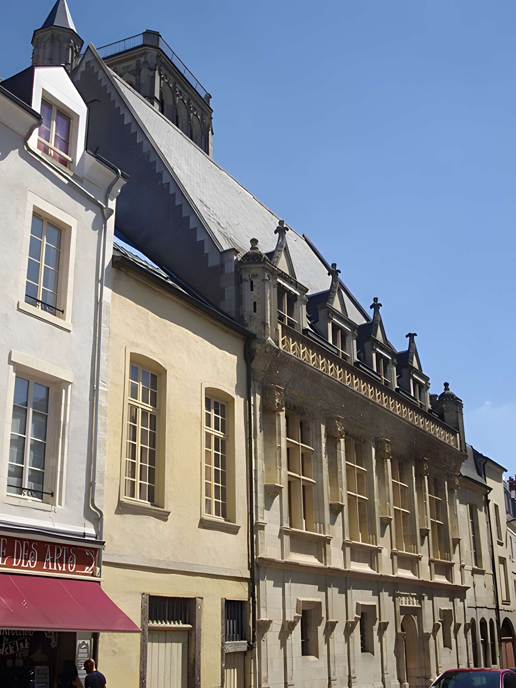 Hôtel des Créneaux à Orléans