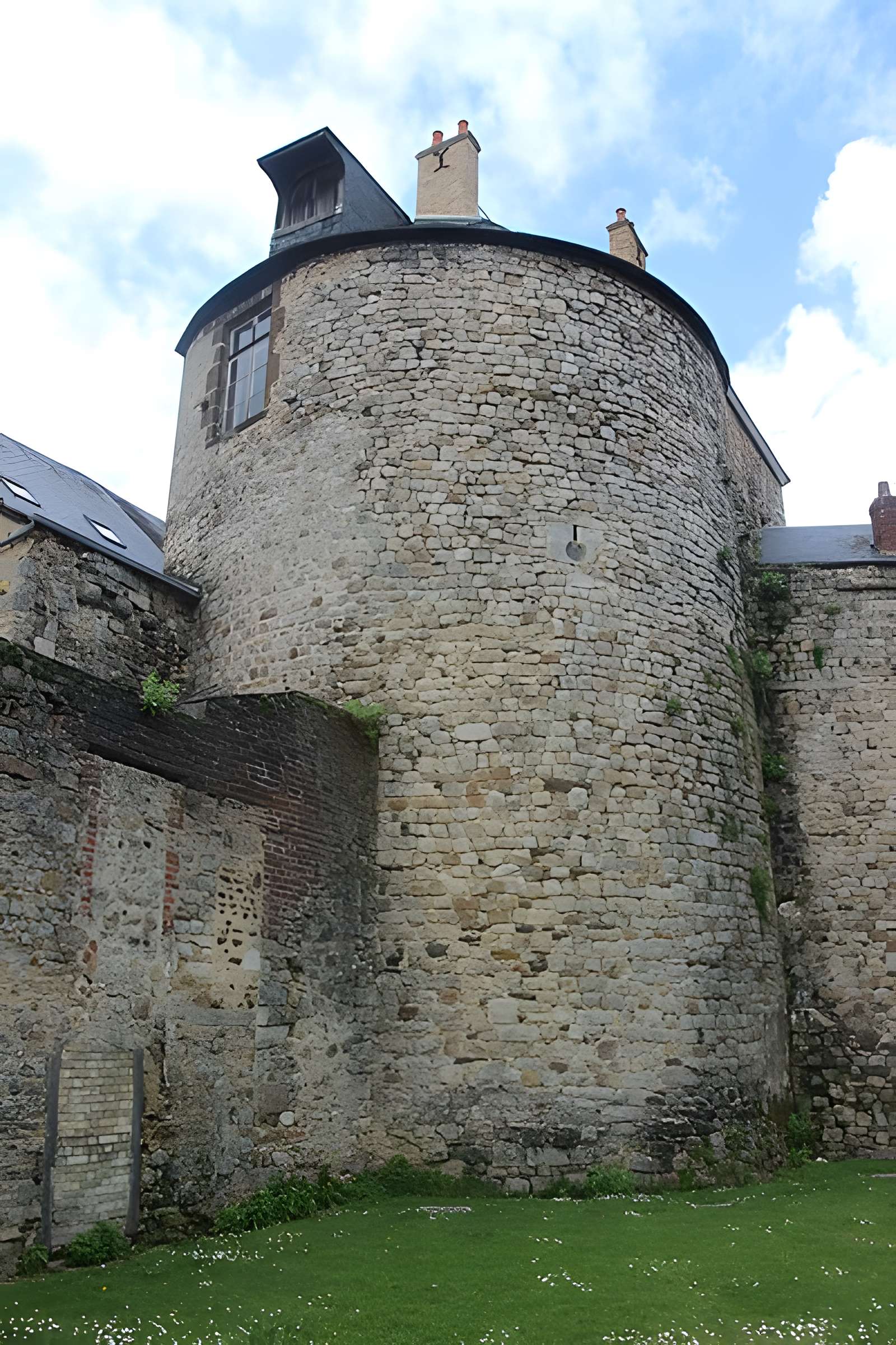 Château des Comtes du Maine