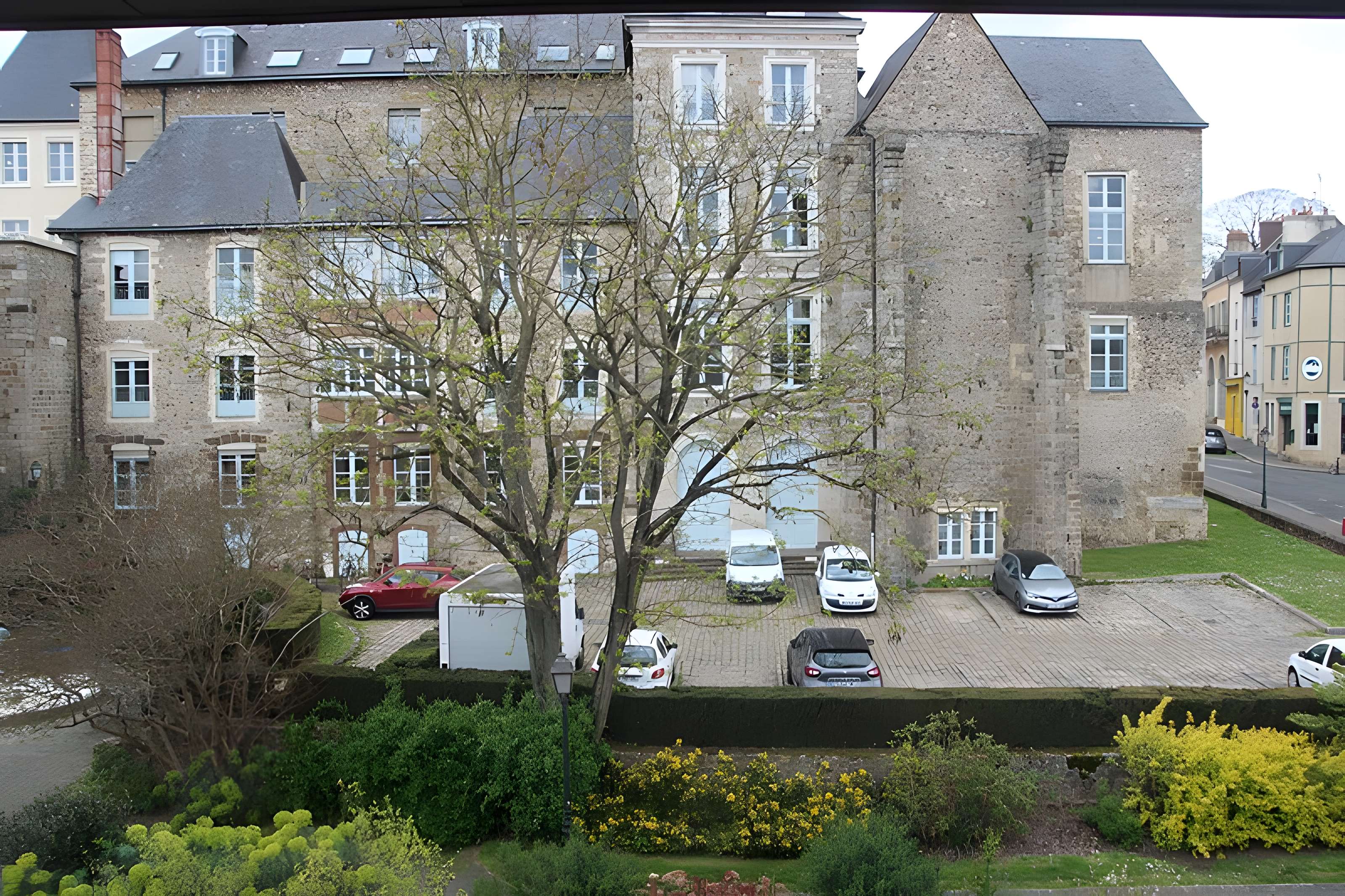 Château des Comtes du Maine