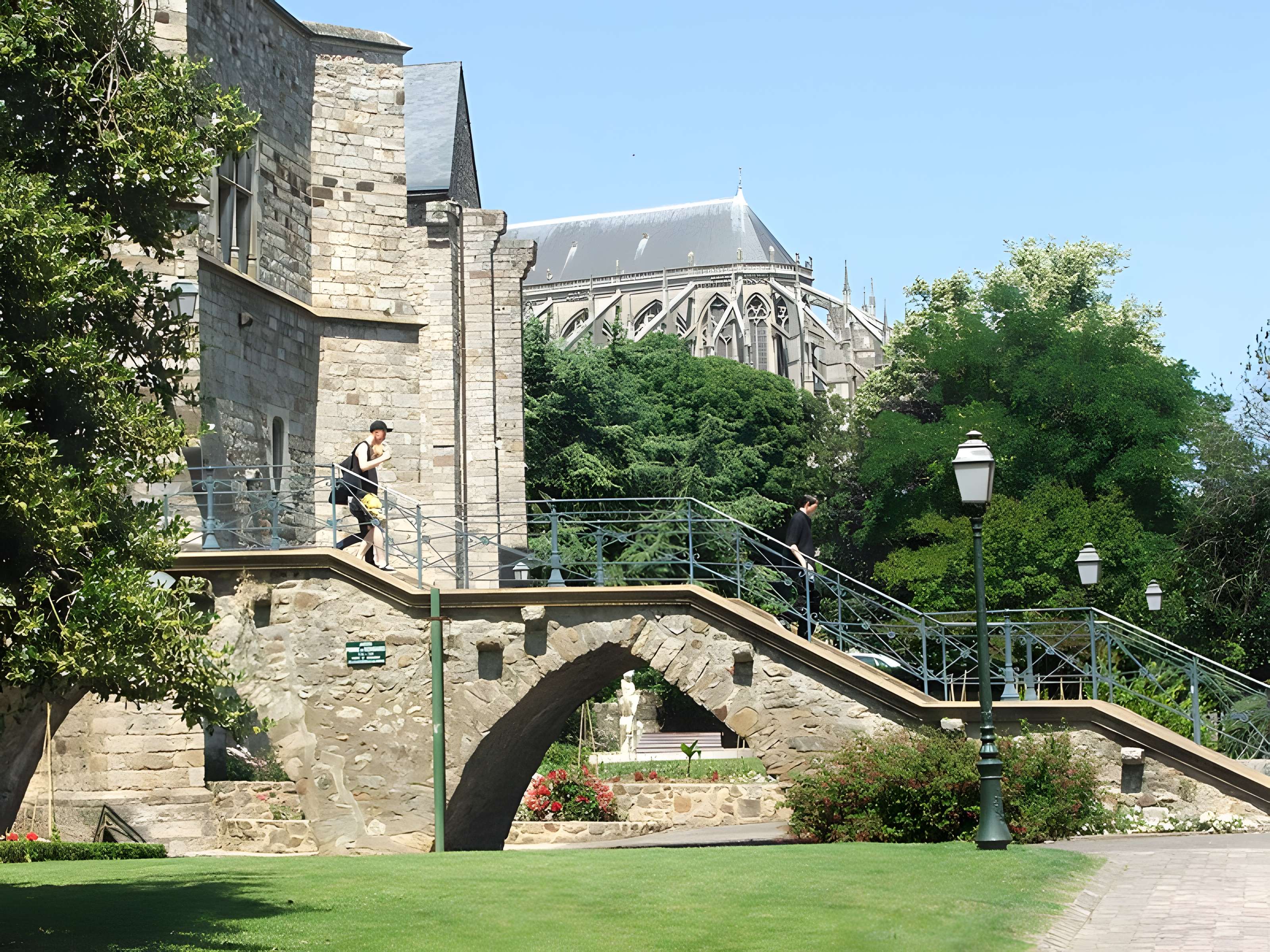 Château des Comtes du Maine