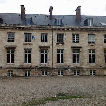 Palais épiscopal dAmiens