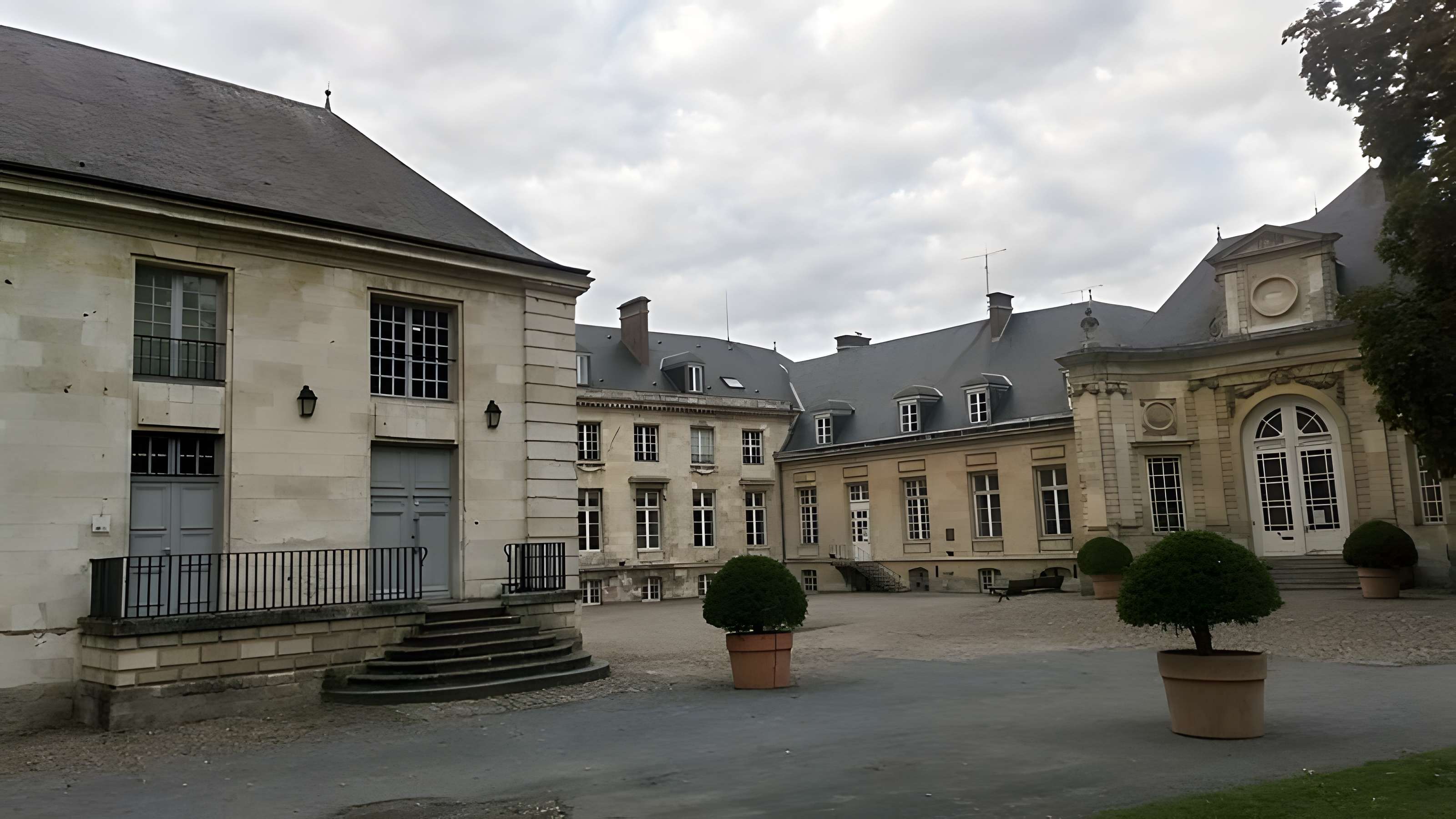 Palais épiscopal d'Amiens