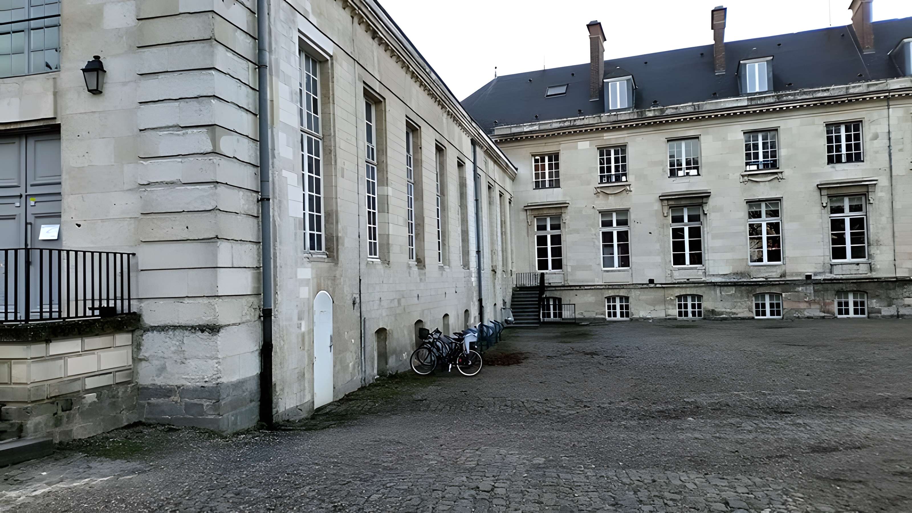 Palais épiscopal d'Amiens