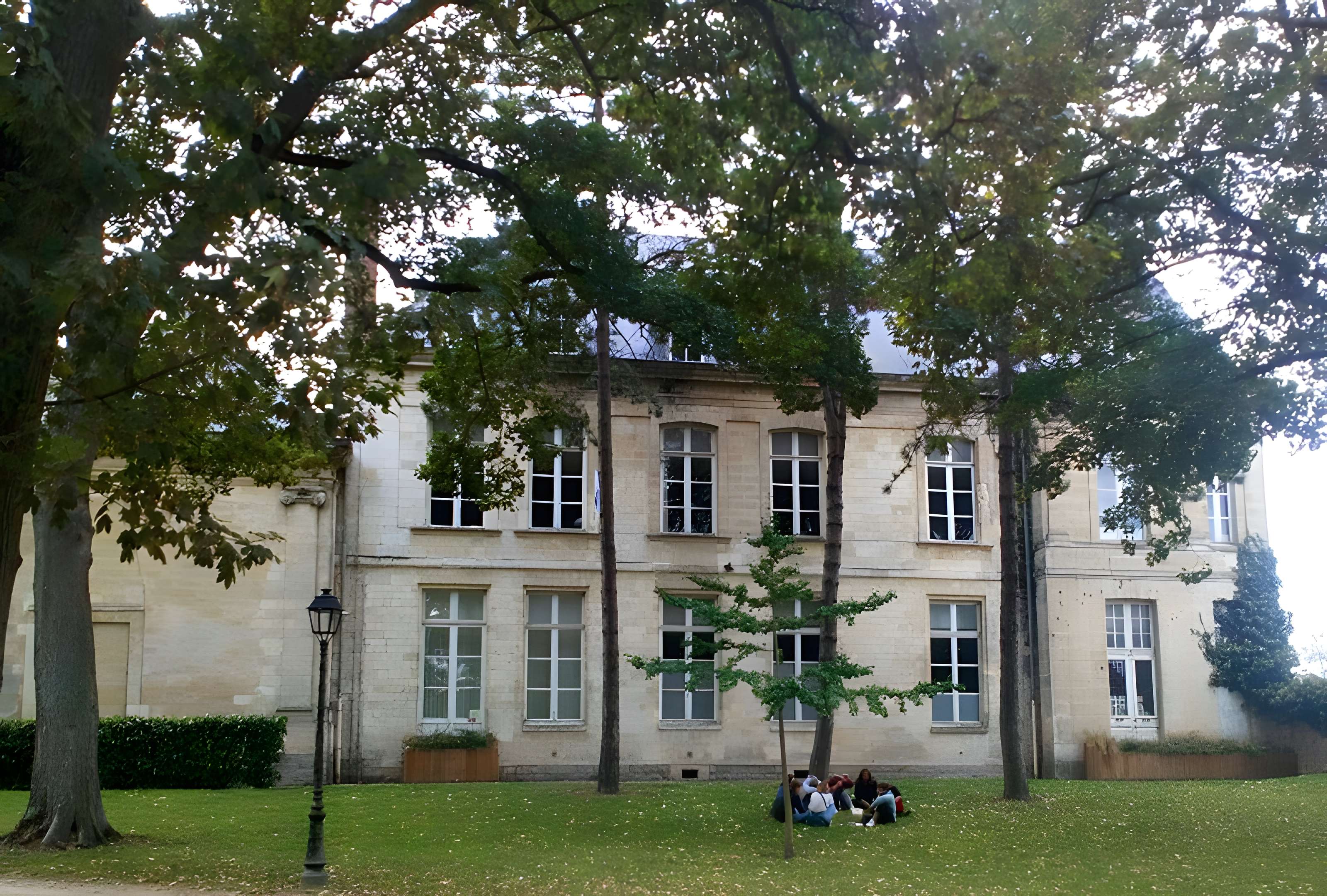 Palais épiscopal d'Amiens