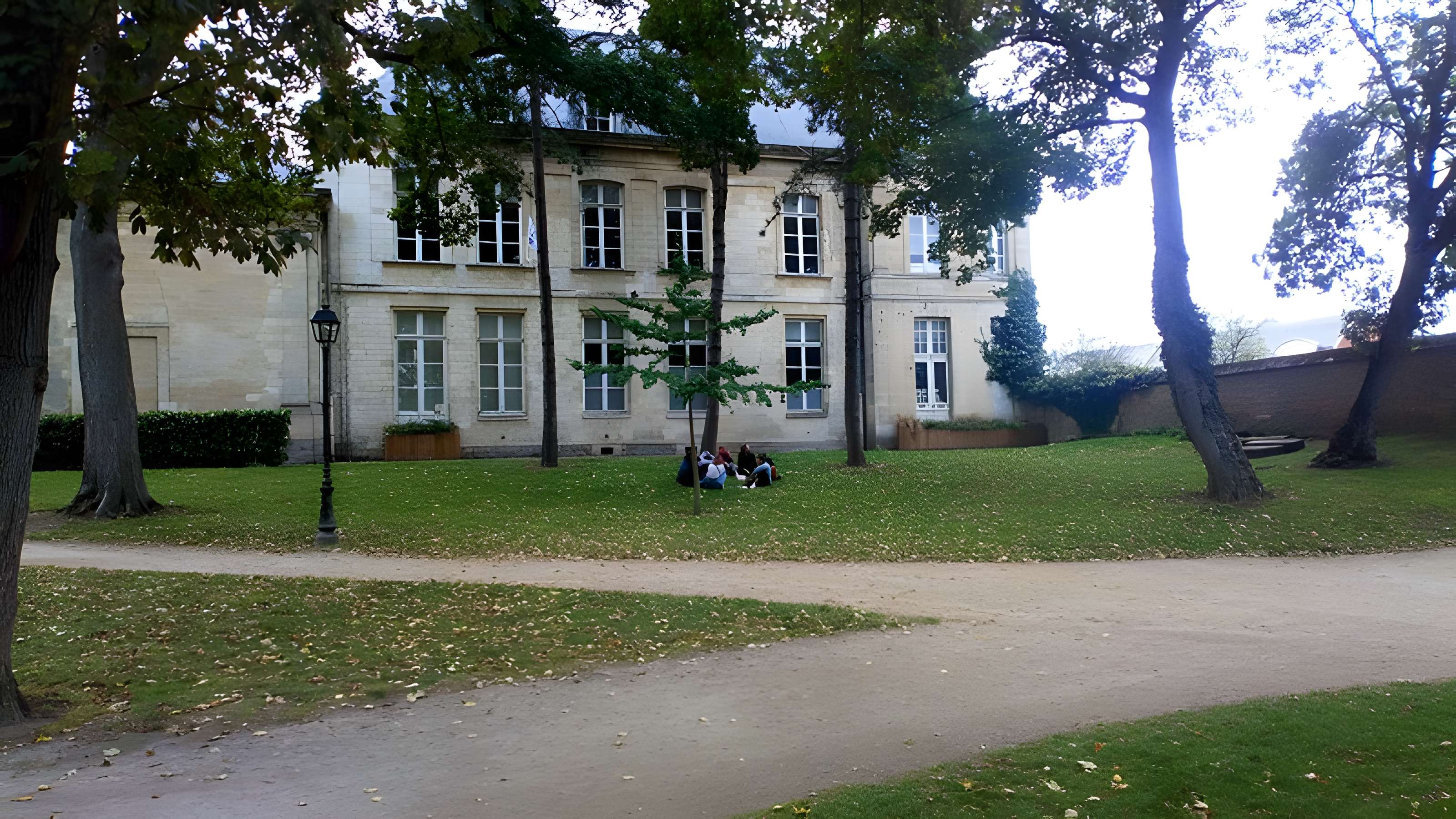 Palais épiscopal d'Amiens