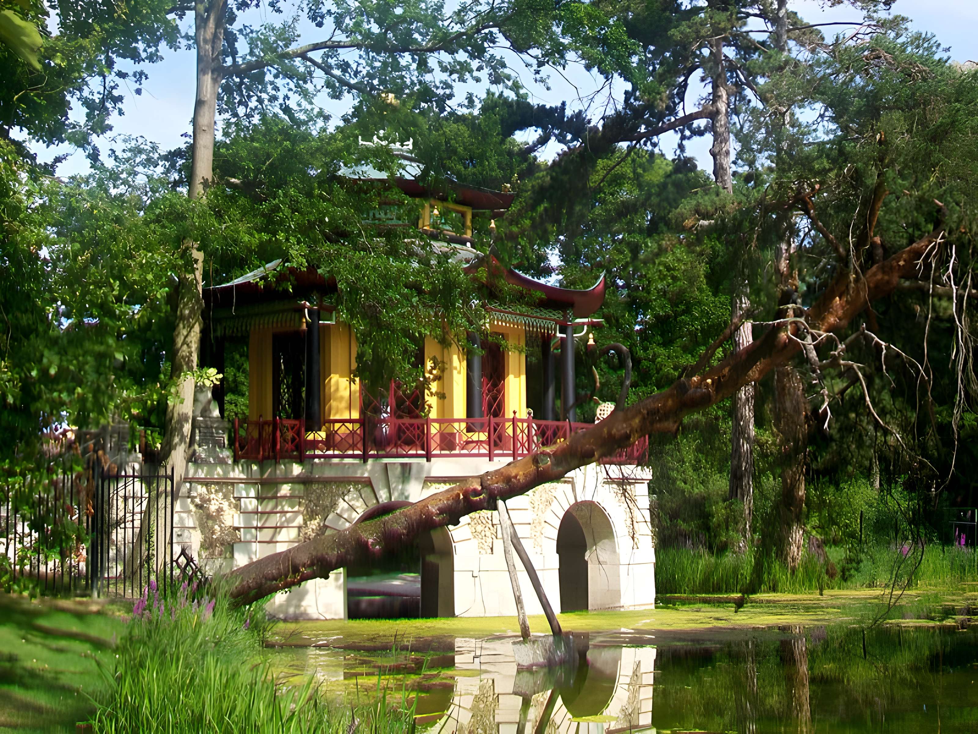 Pavillon chinois de Cassan à L'Isle-Adam