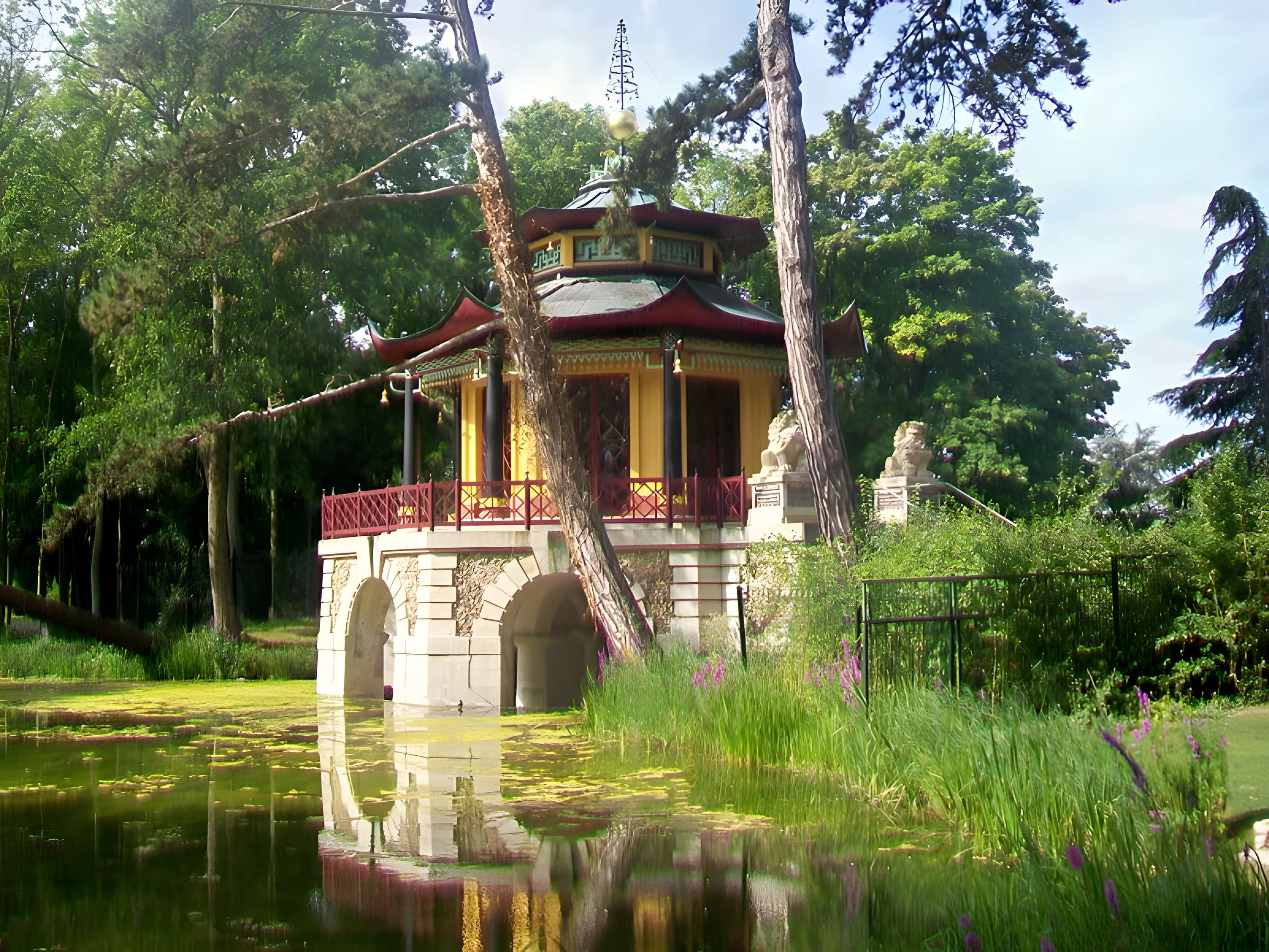 Pavillon chinois de Cassan à L'Isle-Adam