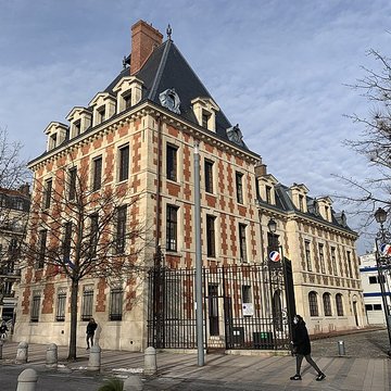 Pavillon dAntoine de Navarre à Charenton-le-Pont