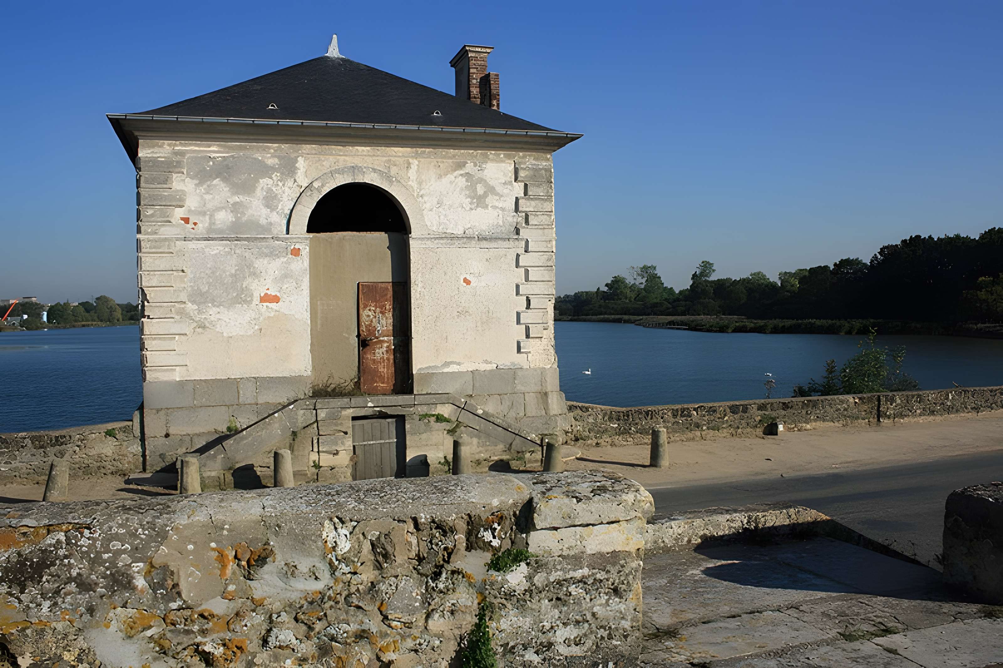Pavillon de l'Étang de Saclay