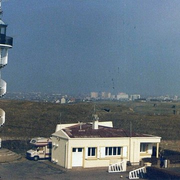 Phare de la pointe dAlprech, situé au bout de la rue du Cap
