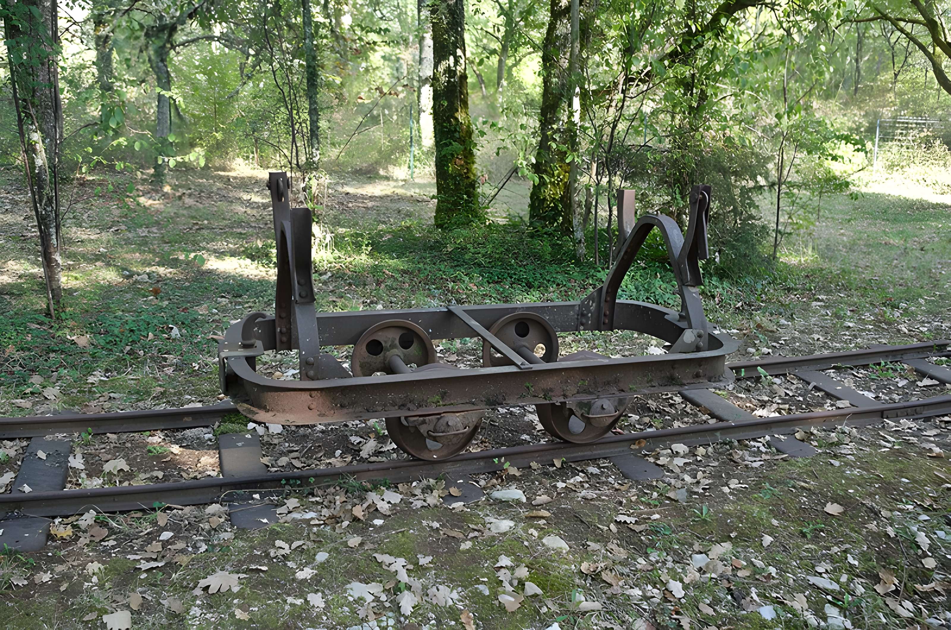 Phosphatière du Cloup d'Aural à Bach