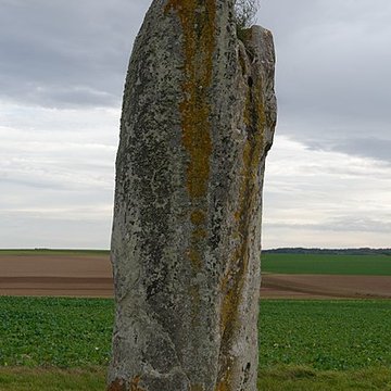 Menhir dit la Pierre-aux-Couteaux
