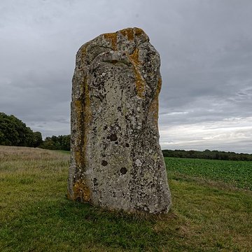 Menhir dit la Pierre-aux-Couteaux