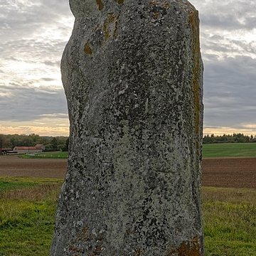 Menhir dit la Pierre-aux-Couteaux