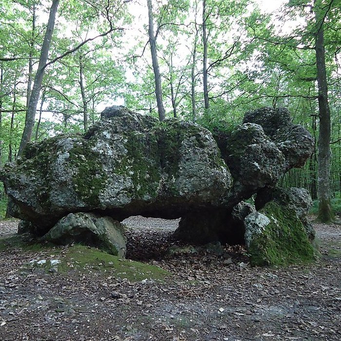 Photo de Dolmen dit La Pierre Courcoulée