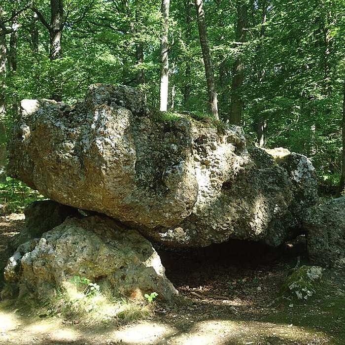 Photo de Dolmen dit La Pierre Courcoulée