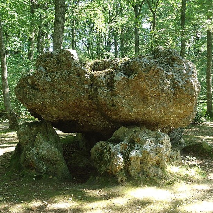 Photo de Dolmen dit La Pierre Courcoulée