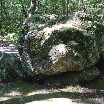 Dolmen dit La Pierre Courcoulée