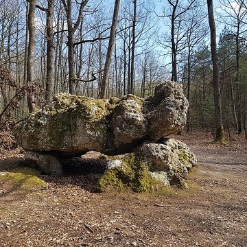 Dolmen dit La Pierre Courcoulée