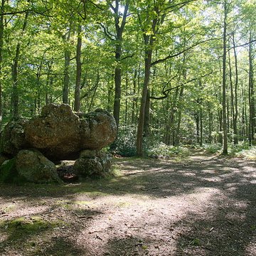 Dolmen dit La Pierre Courcoulée