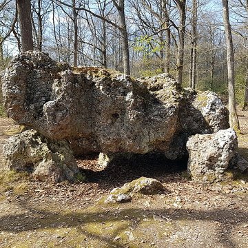 Dolmen dit La Pierre Courcoulée