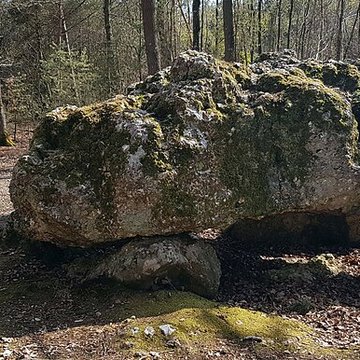Dolmen dit La Pierre Courcoulée