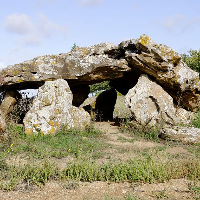 Photo de Pierre Levée de Neuville-de-Poitou