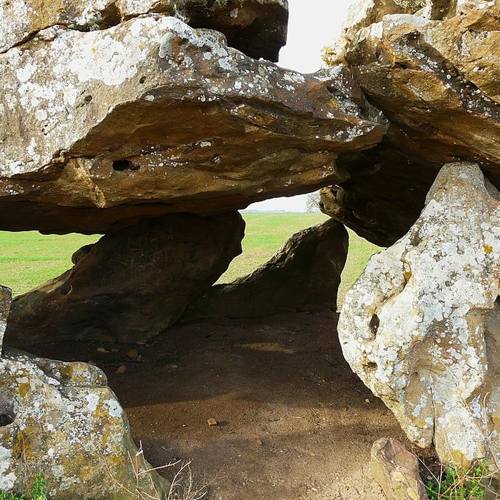 Photo de Pierre Levée de Neuville-de-Poitou