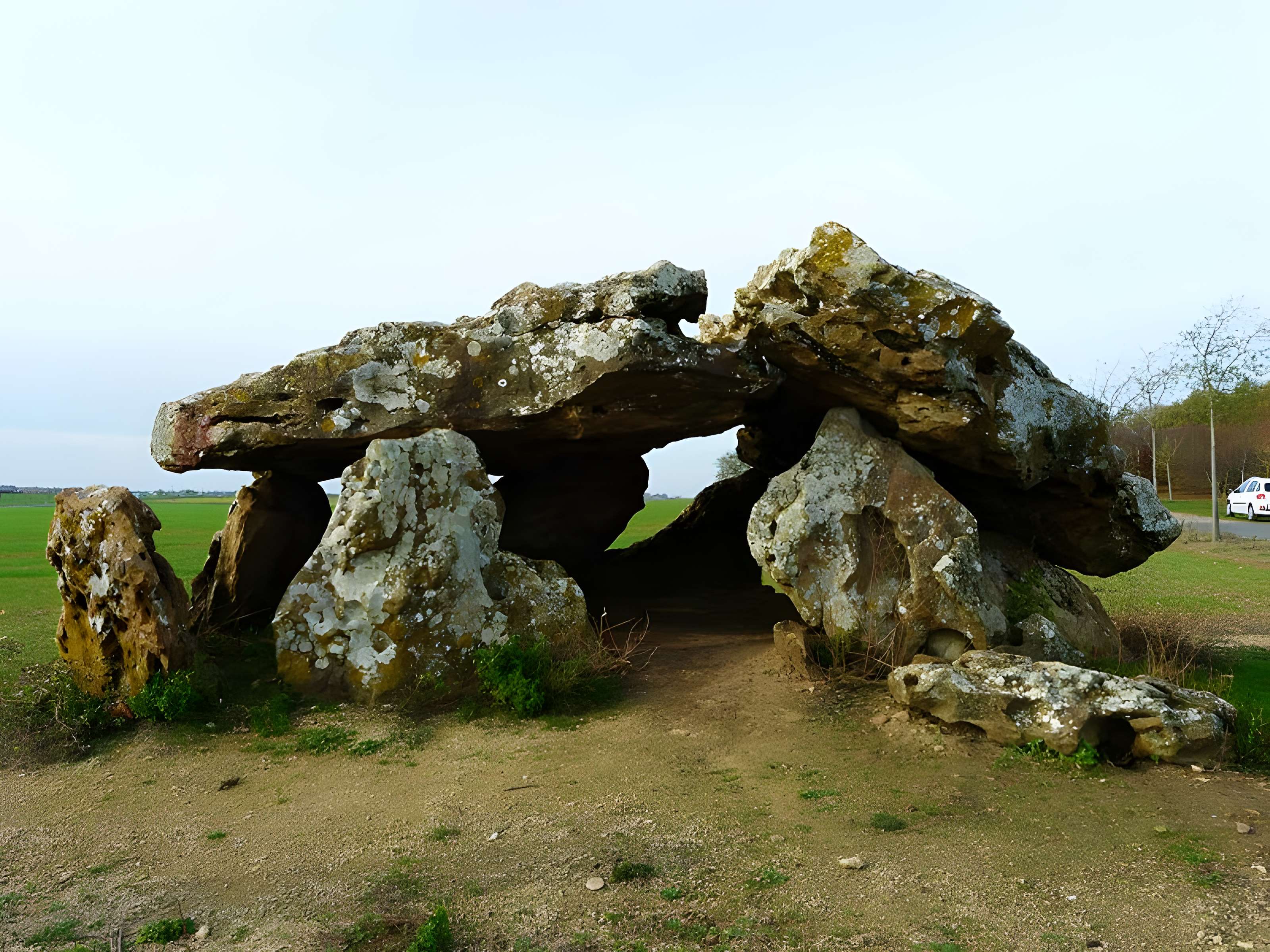 Pierre Levée de Neuville-de-Poitou