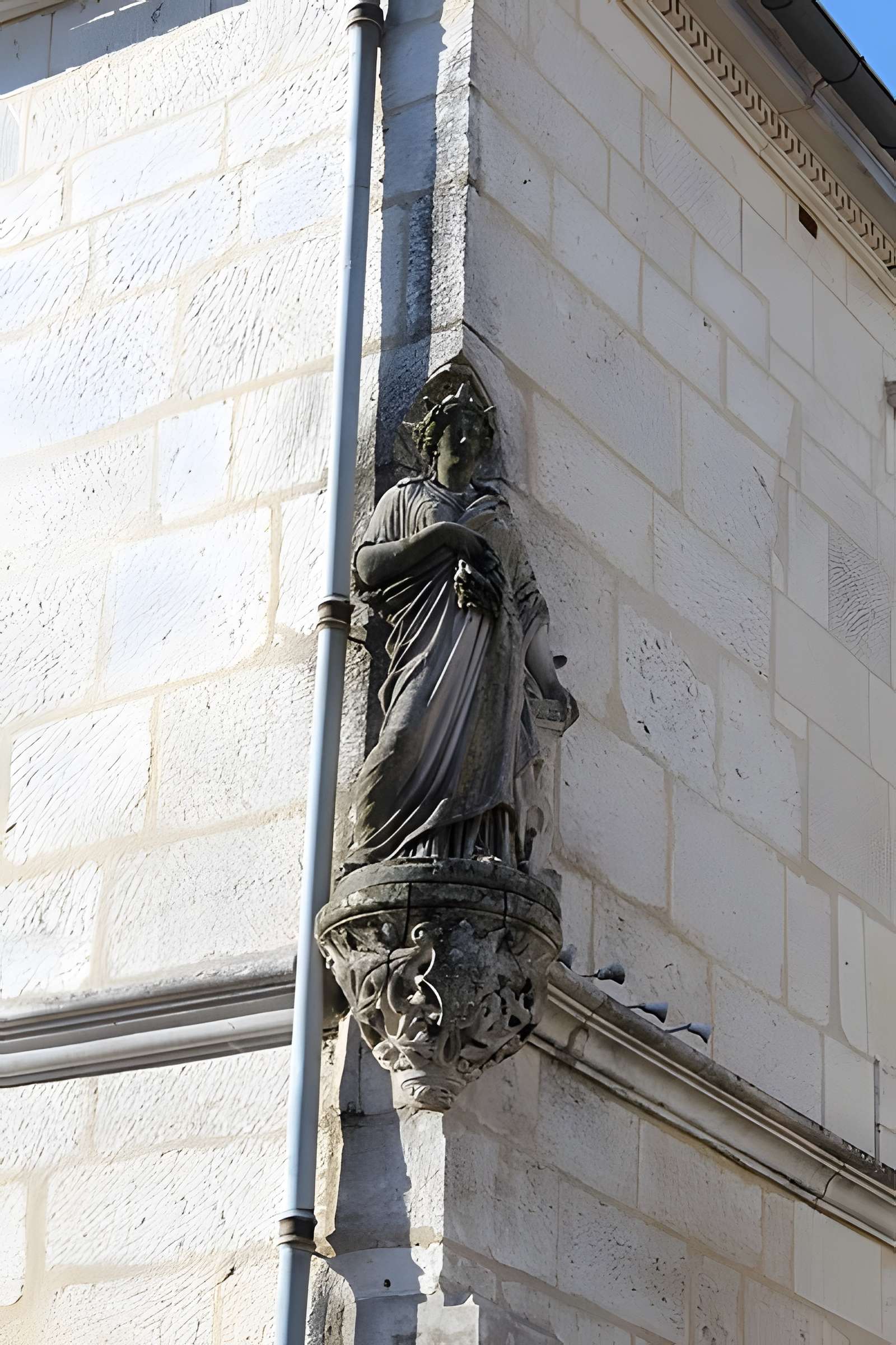 Hôtel d'Uzès à Tonnerre
