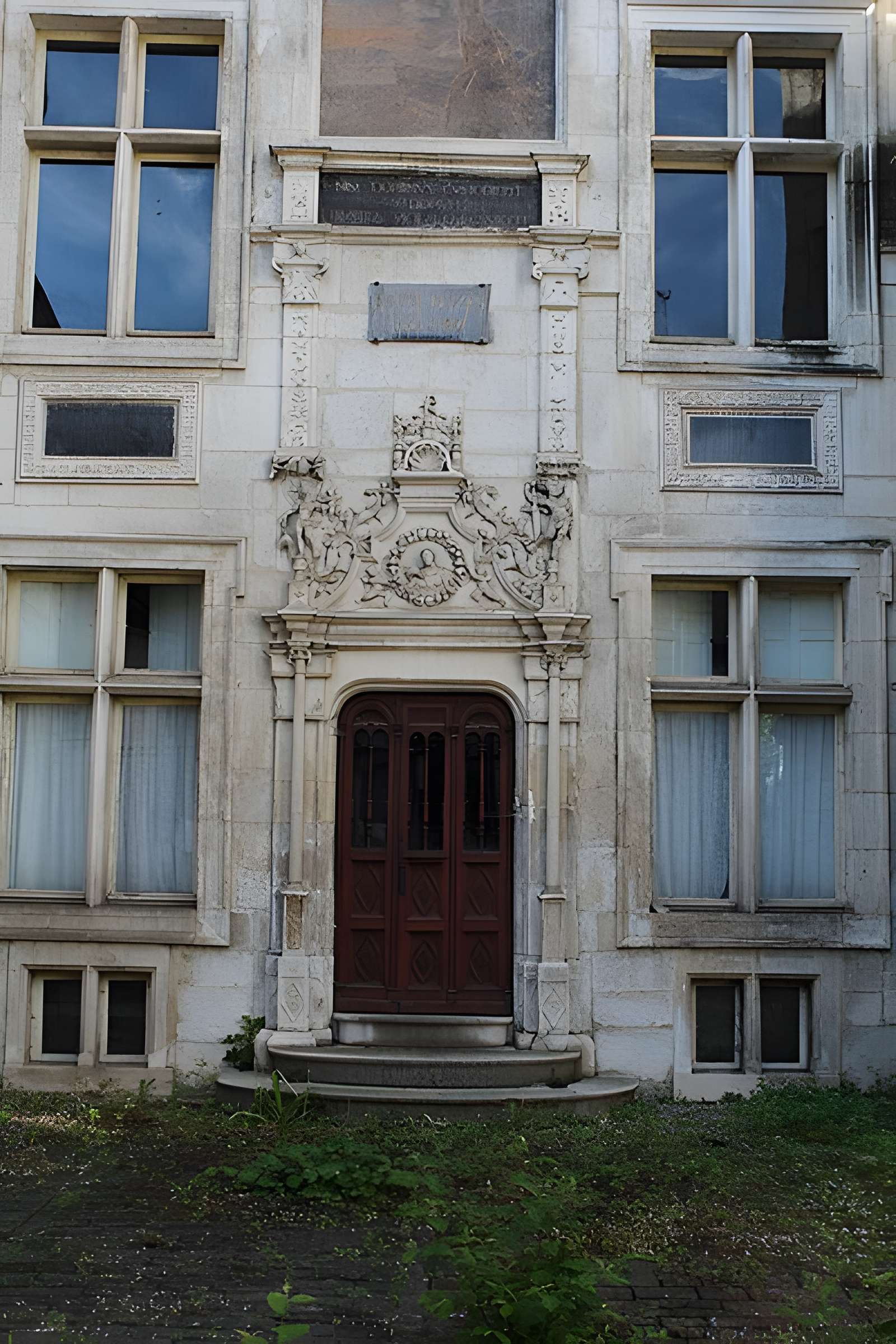 Hôtel d'Uzès à Tonnerre