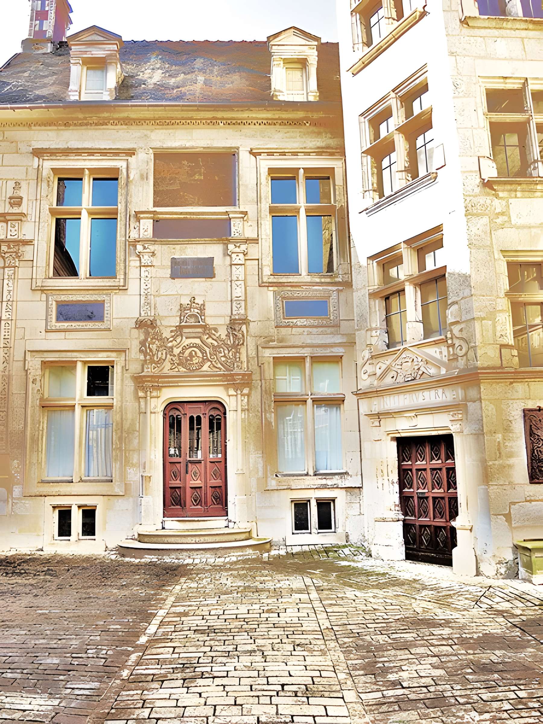 Hôtel d'Uzès à Tonnerre