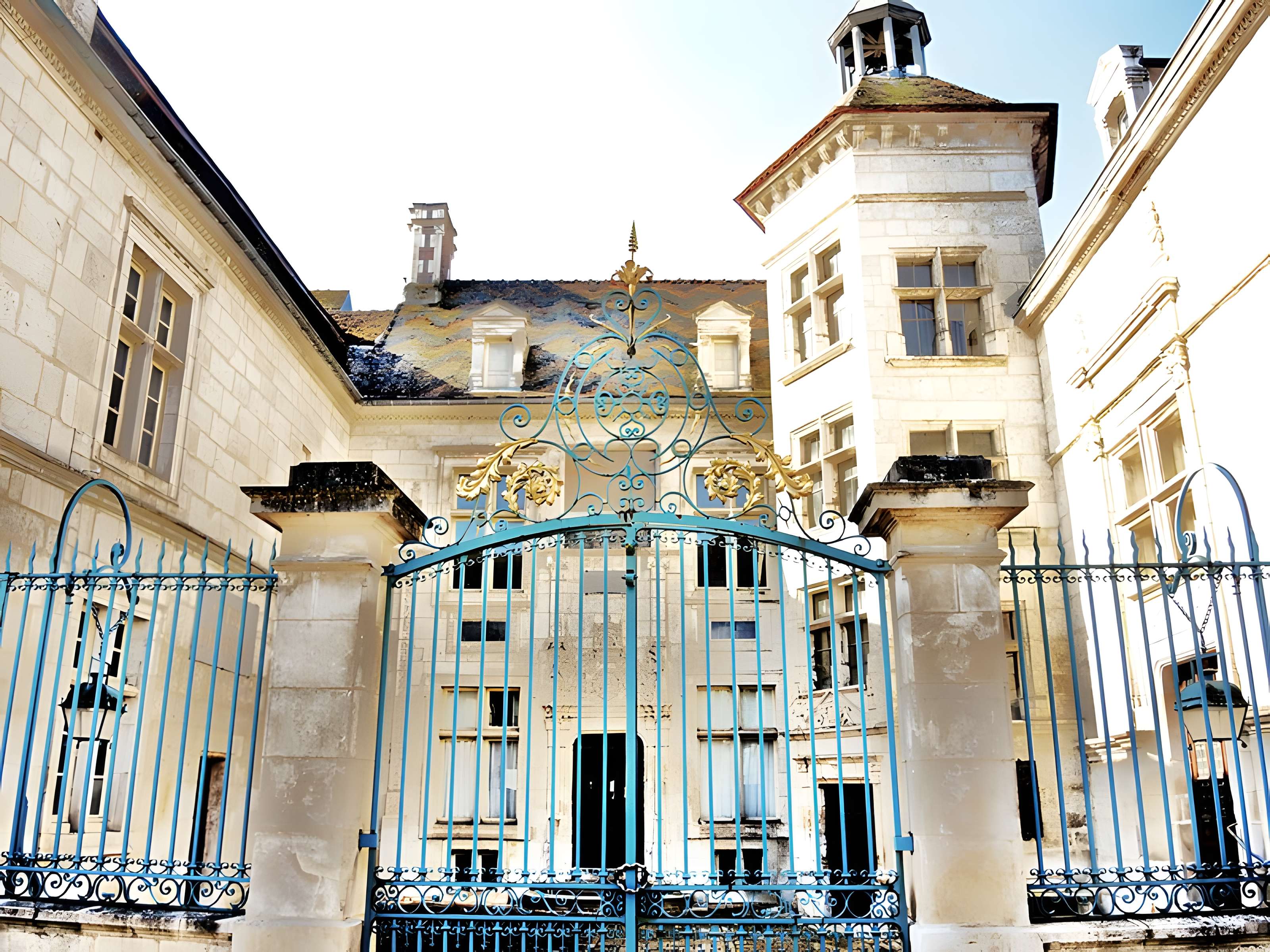 Hôtel d'Uzès à Tonnerre