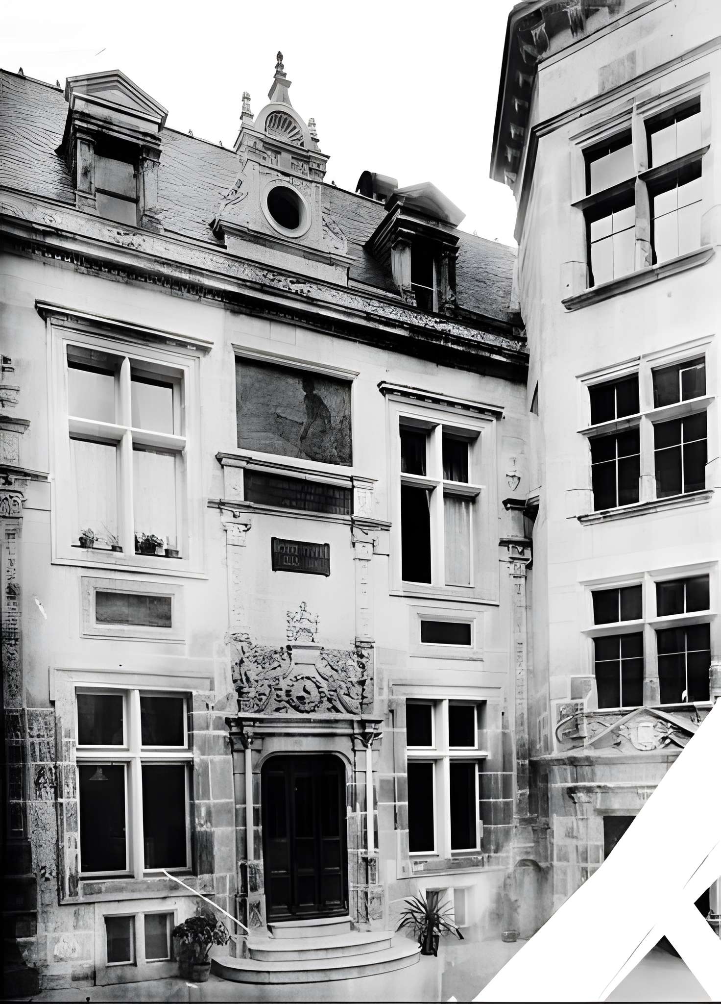 Hôtel d'Uzès à Tonnerre