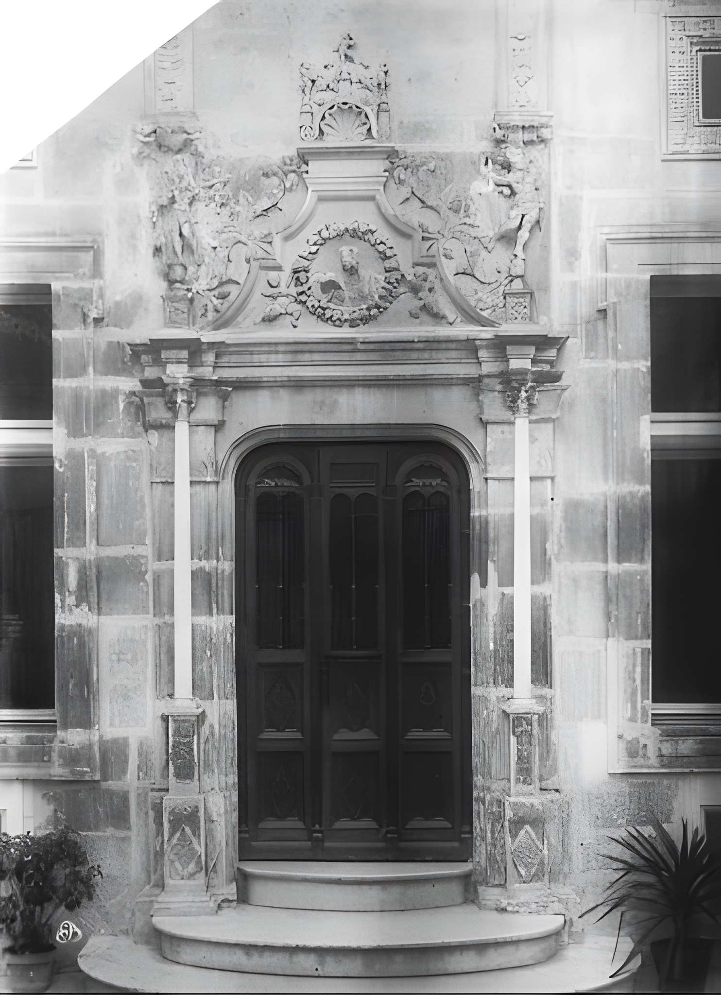 Hôtel d'Uzès à Tonnerre