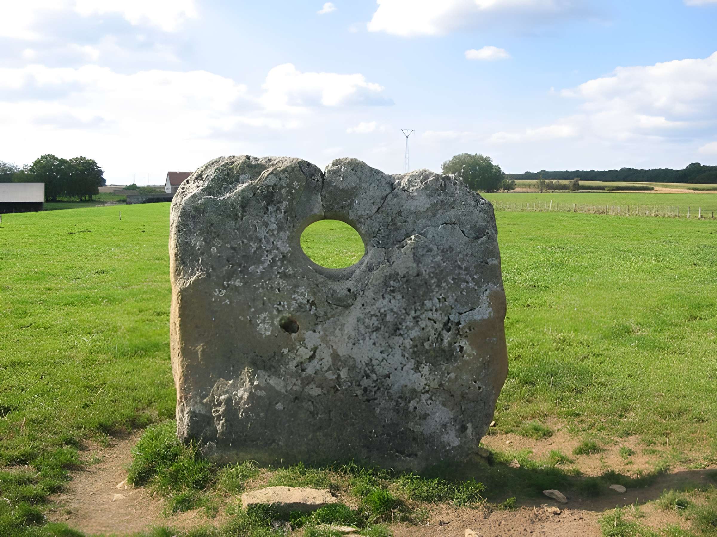 Pierre percée d'Aroz