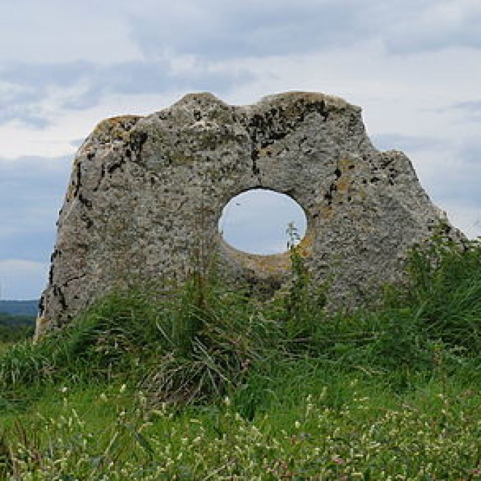 Photo de Pierre percée de Traves