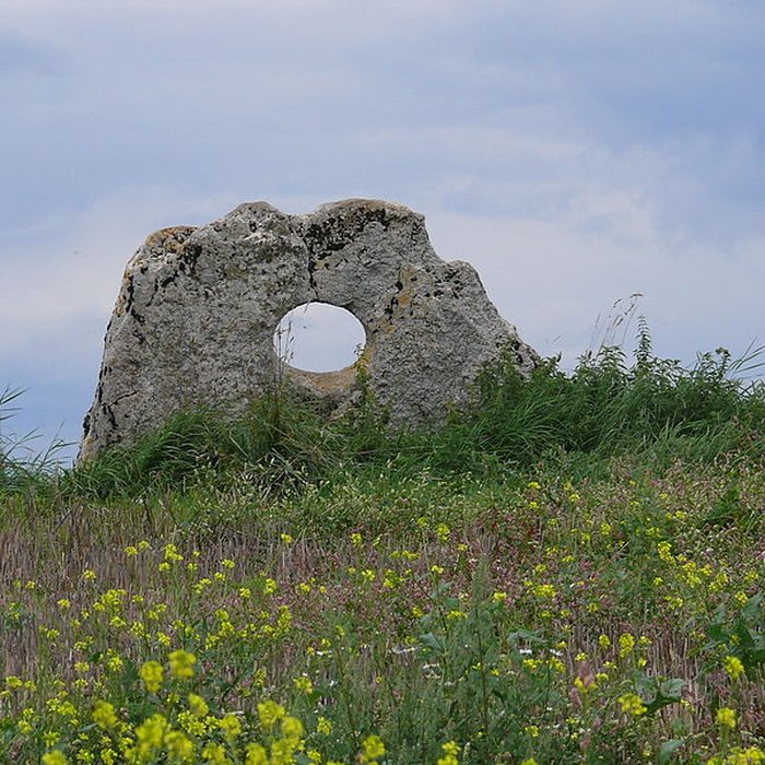 Photo de Pierre percée de Traves