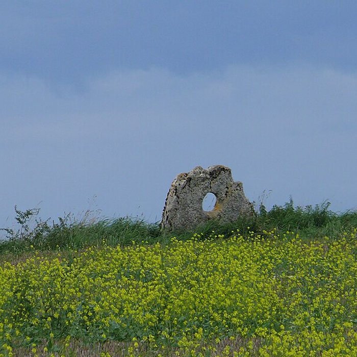 Photo de Pierre percée de Traves